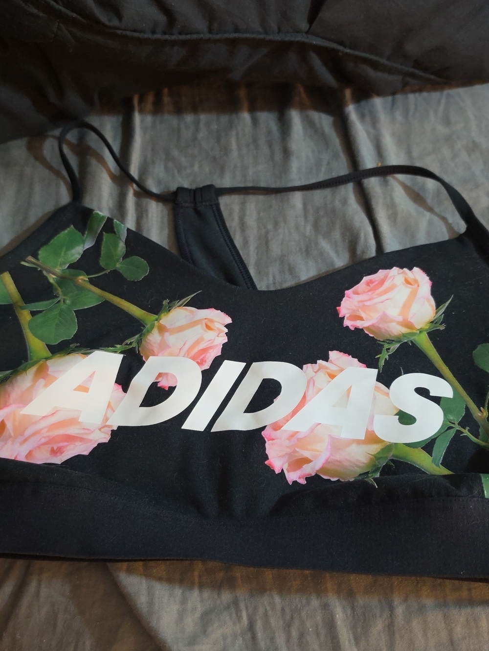 Adidas Women’s Black Floral Logo Sports Bra Size Large. Worn 1x